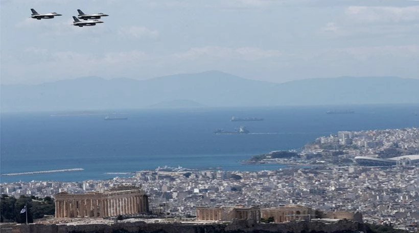 Μην τρομάξετε: Δοκιμαστική διέλευση ελληνικών μαχητικών πάνω από την Αθήνα στις 12:00 εν’ όψει 25ης Μαρτίου